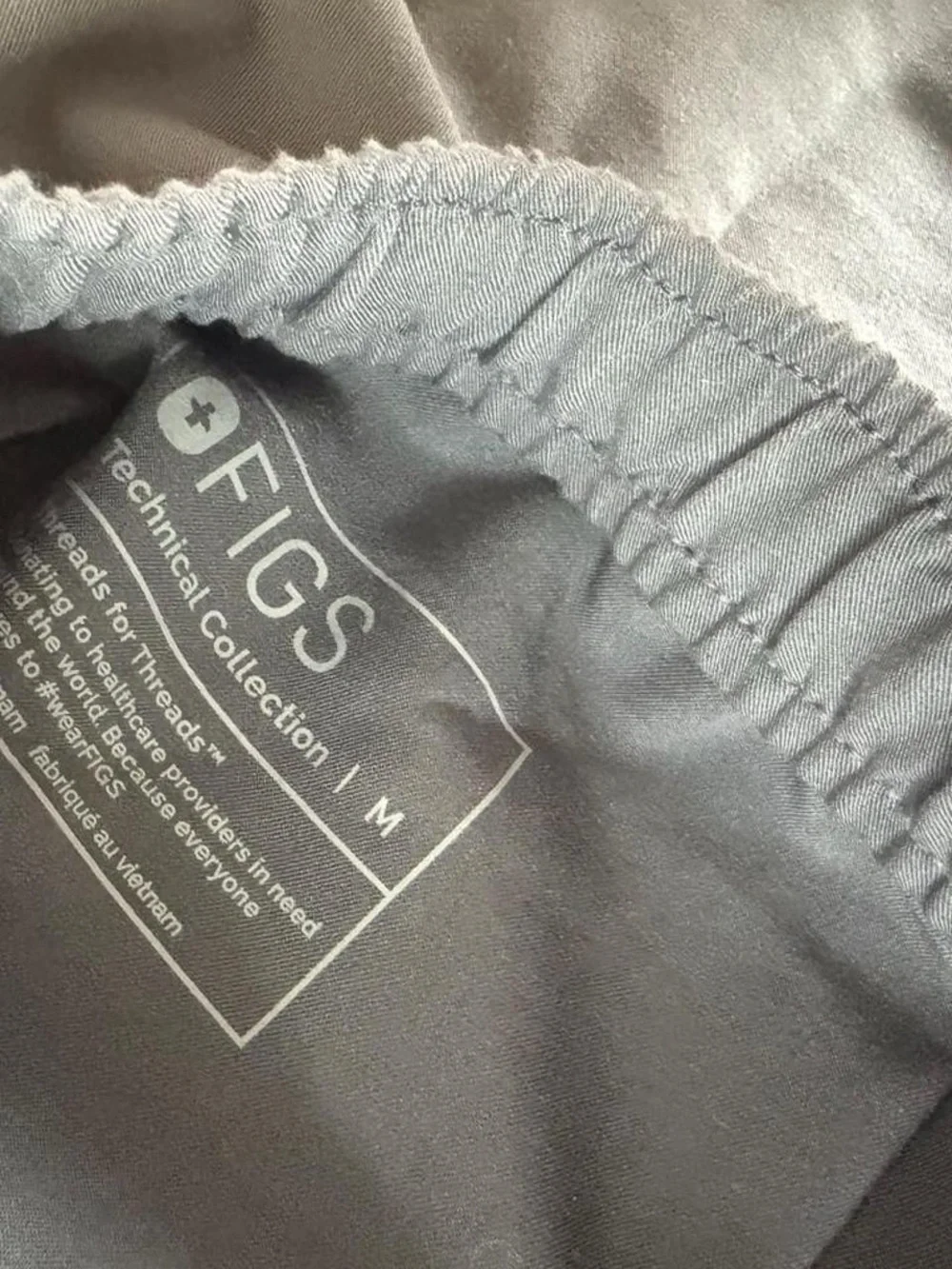 FIGS Dark Gray Women’s Scrub Pants, Technical Collection, Size Medium NWOT